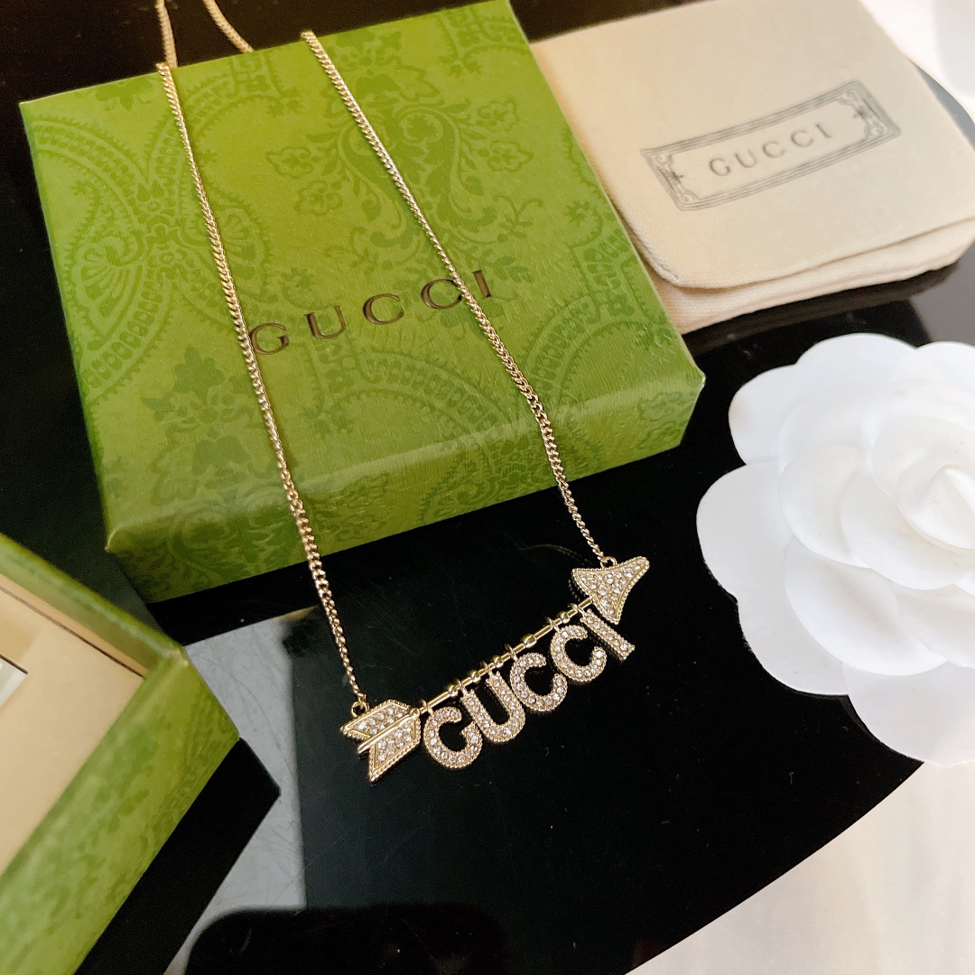 Gvc*1 Arrow Letters Necklace Gold For Women