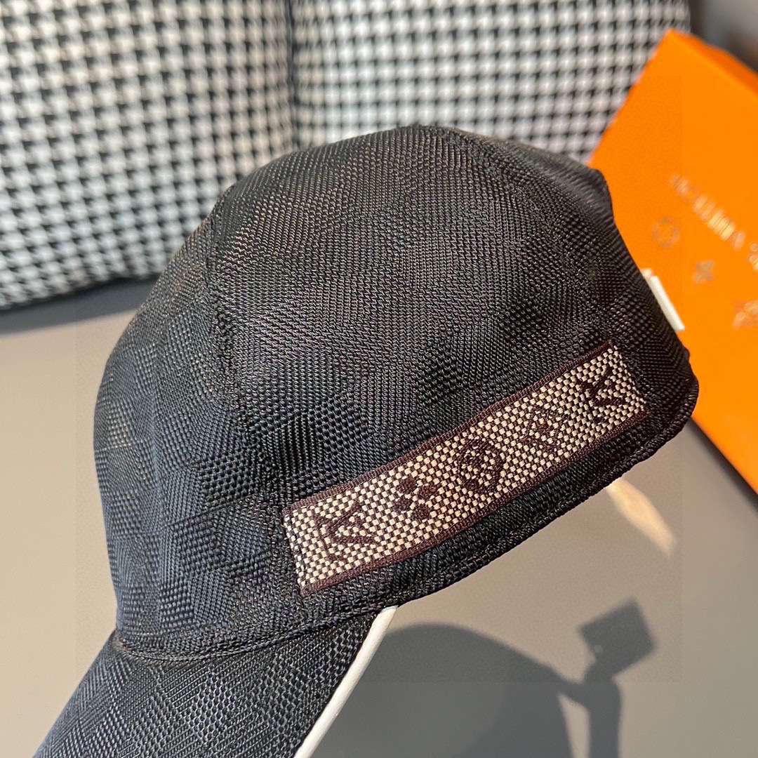 L0vis Vvtt0n Epi Monogram Cap Black For Men
