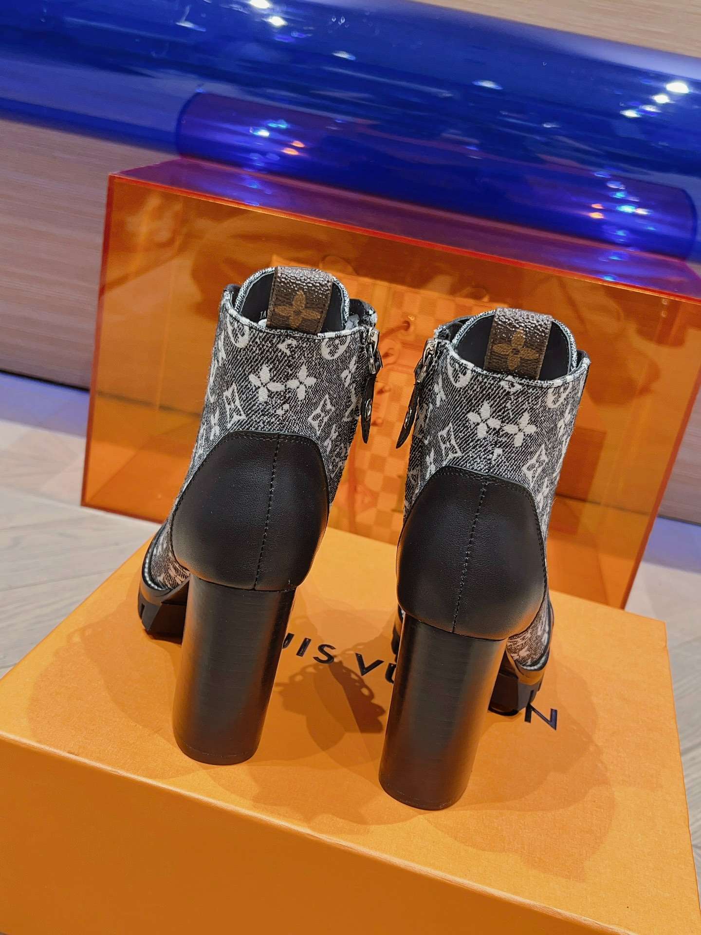 L0vis Vvtt0n Moonlight Ankle Boots Black For Women