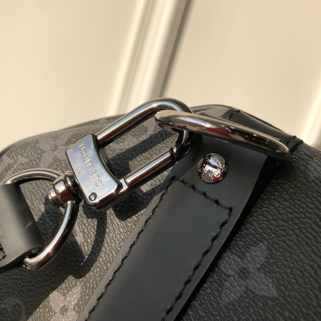 L0vis Vvtt0n Keepall Bandouliere 55 Monogram Eclipse Canvas 21.7in/55cm LV M40605