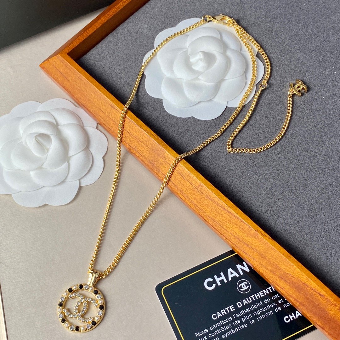 Ch**el Necklace