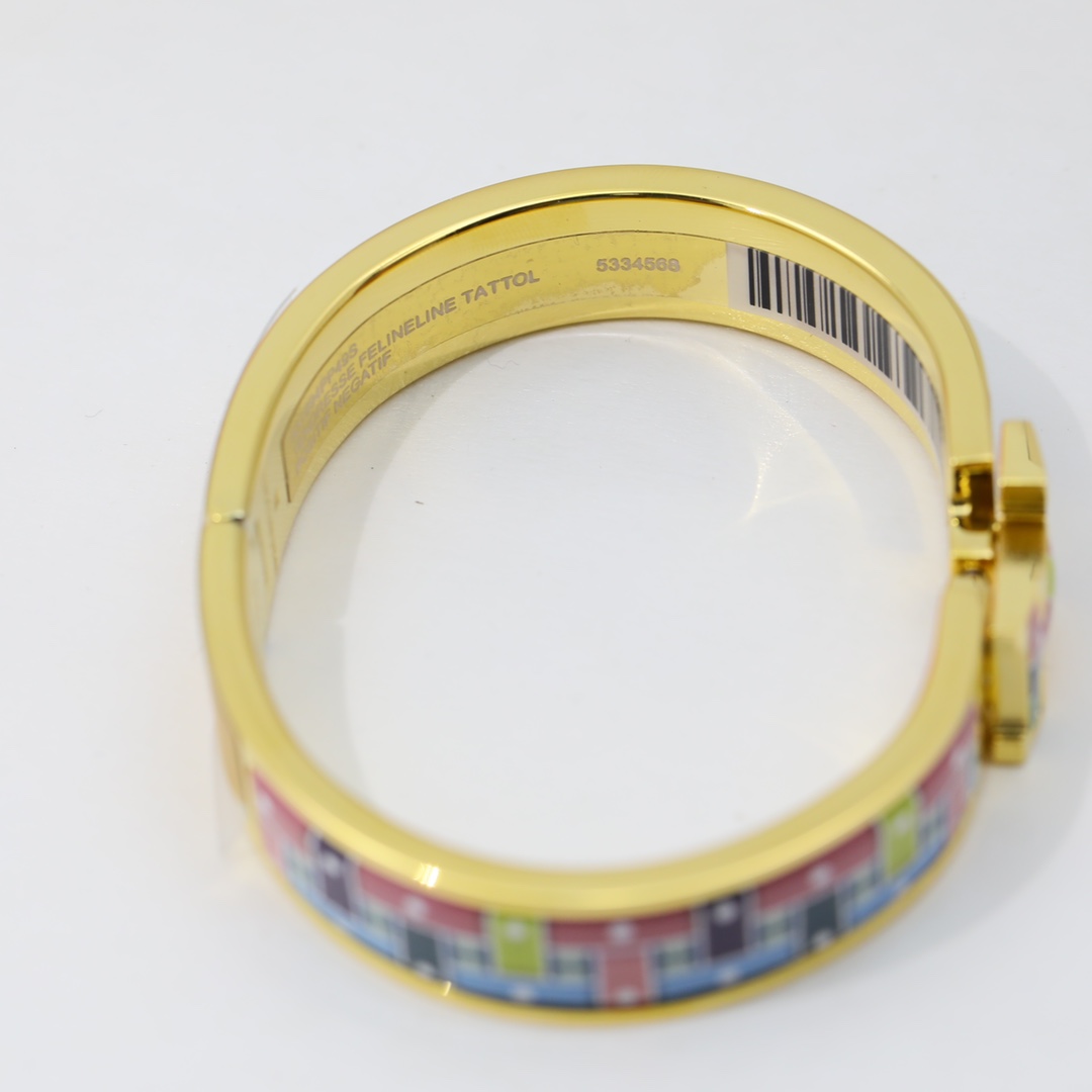 H**me5 Bracelet