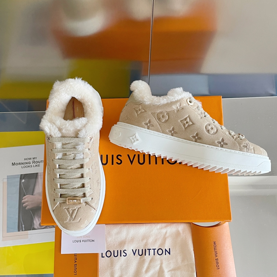 L0vis Vvtt0n Women’s Time Out Sneaker Beige For Women LV