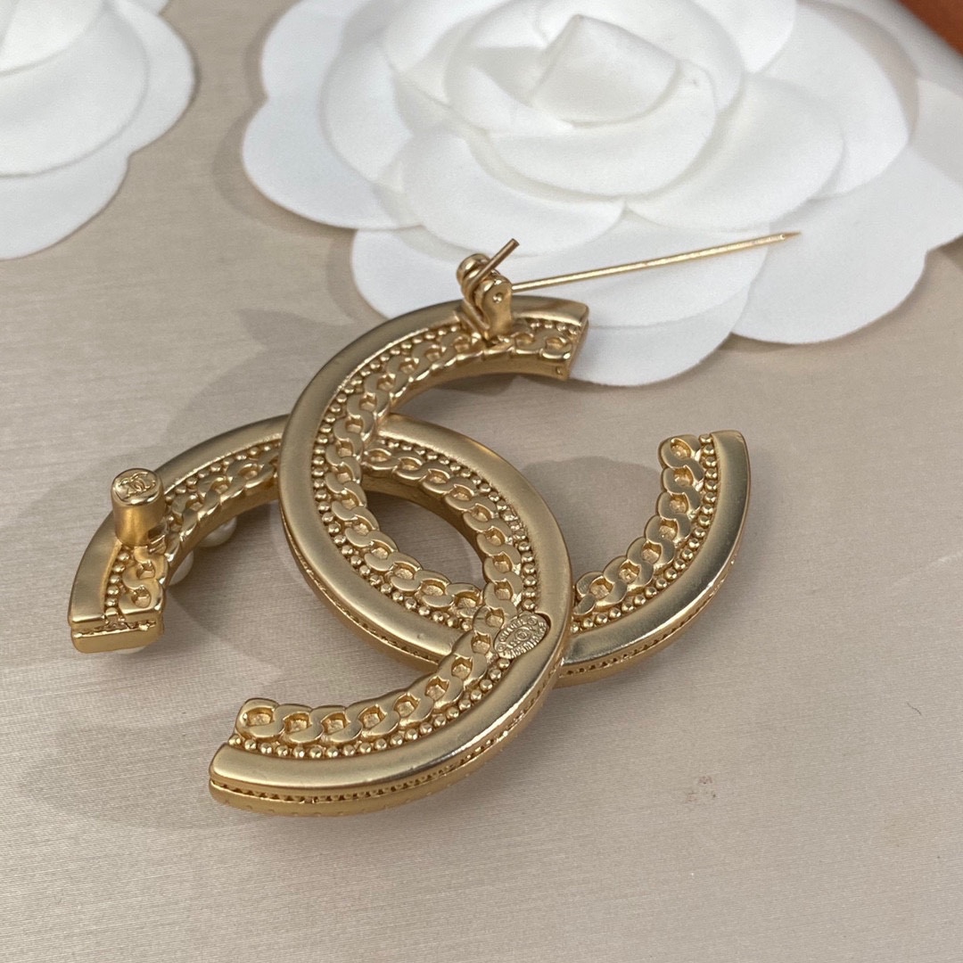Ch**el Brooch